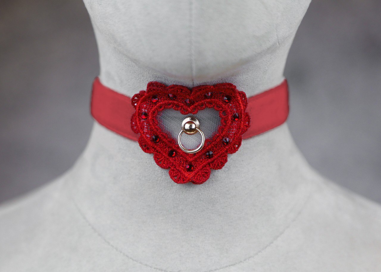 HEART choker Red